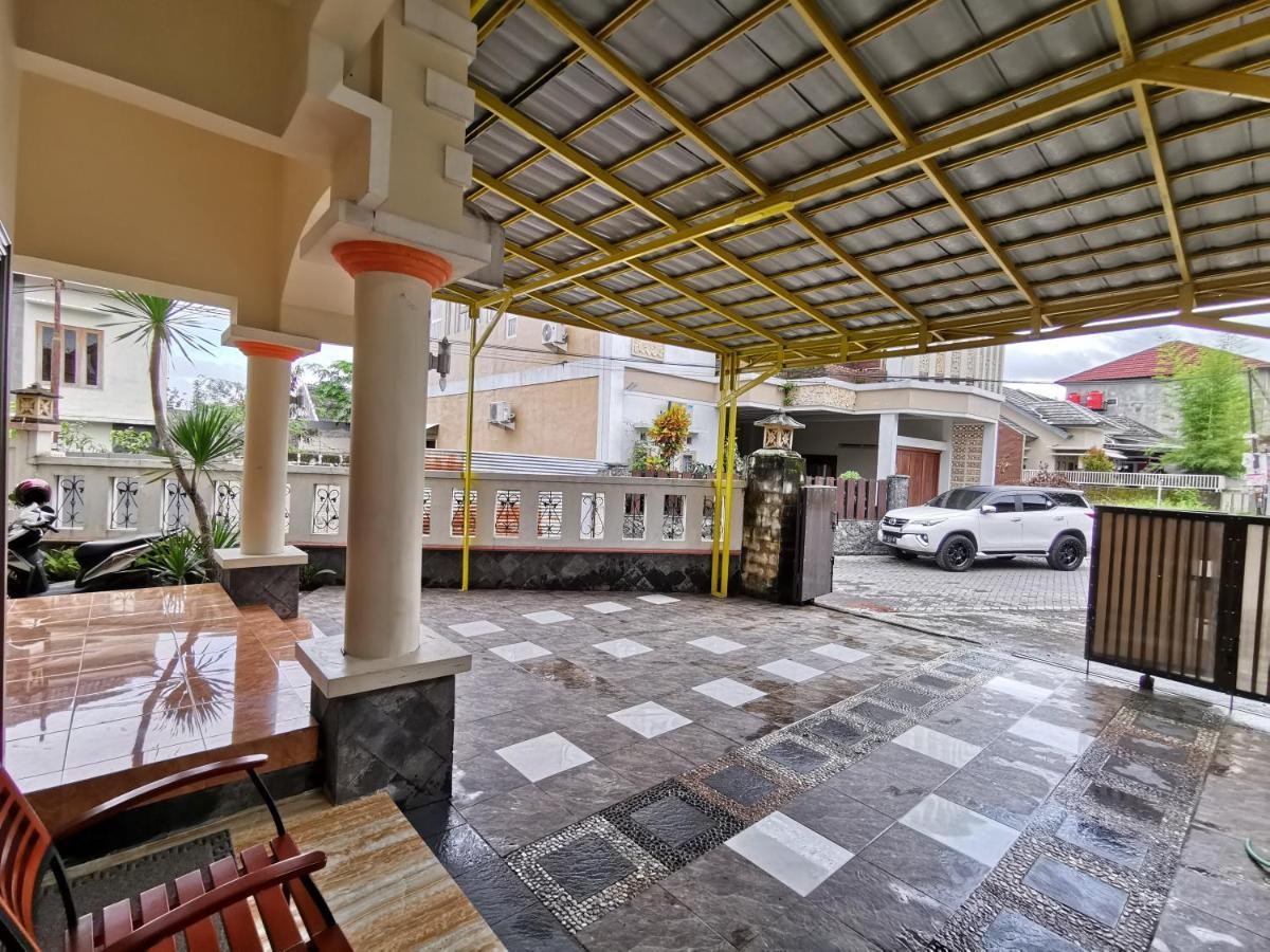 Nariska Suite Homestay Yogyakarta Extérieur photo