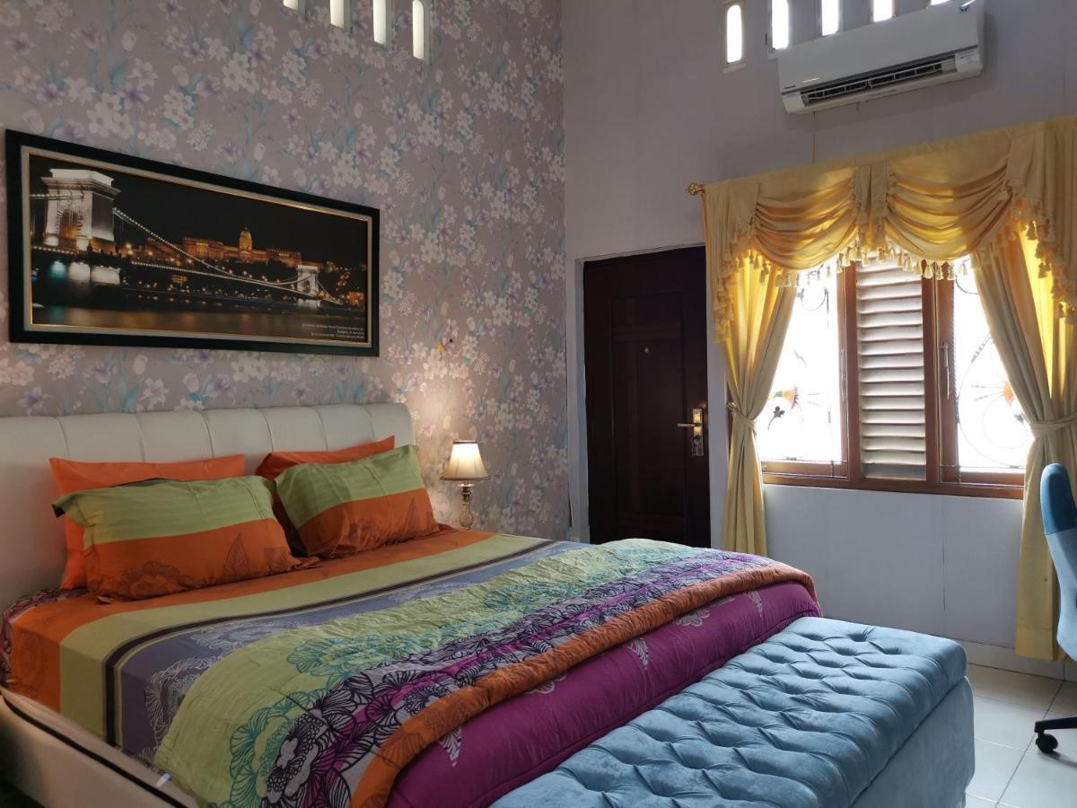 Nariska Suite Homestay Yogyakarta Extérieur photo